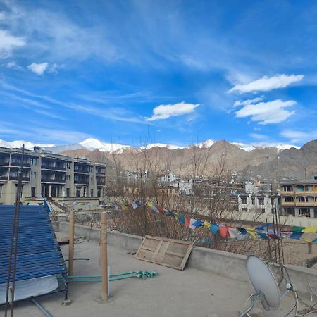 Hotel Lonchay Residency Leh Esterno foto