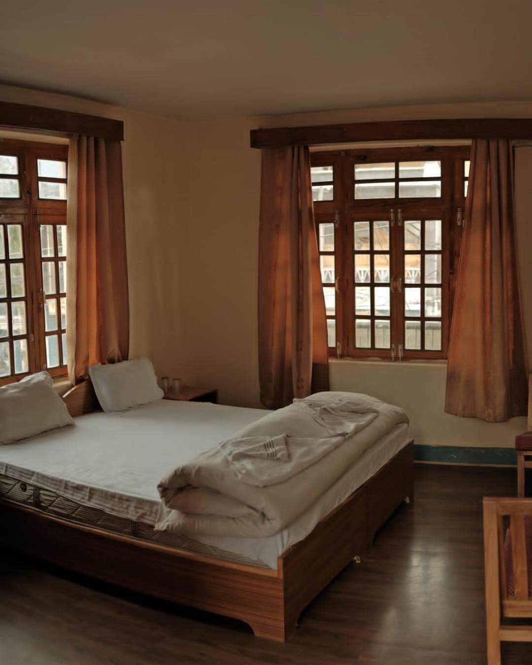 Hotel Lonchay Residency Leh Esterno foto