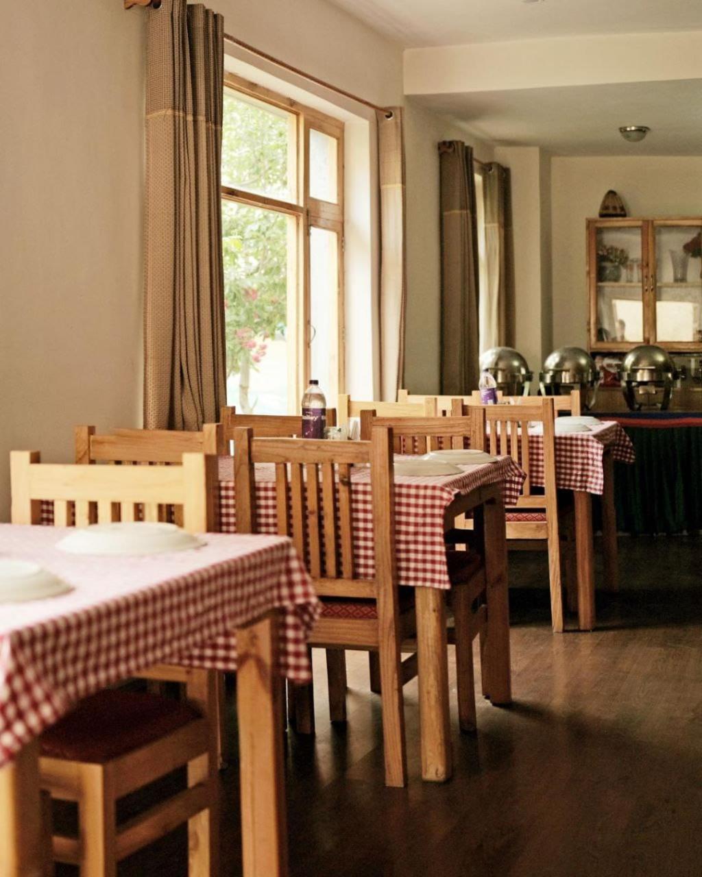 Hotel Lonchay Residency Leh Esterno foto