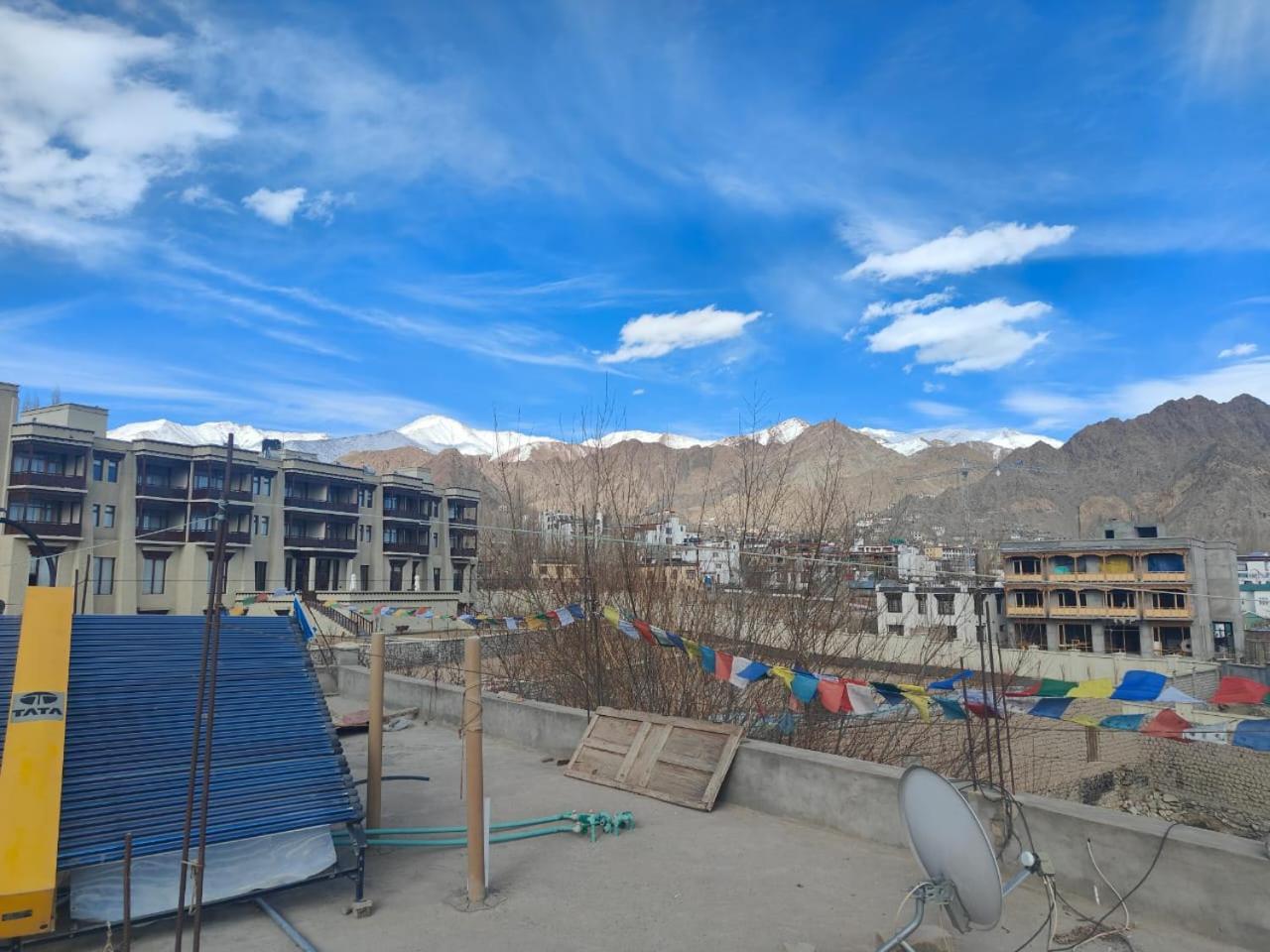 Hotel Lonchay Residency Leh Esterno foto