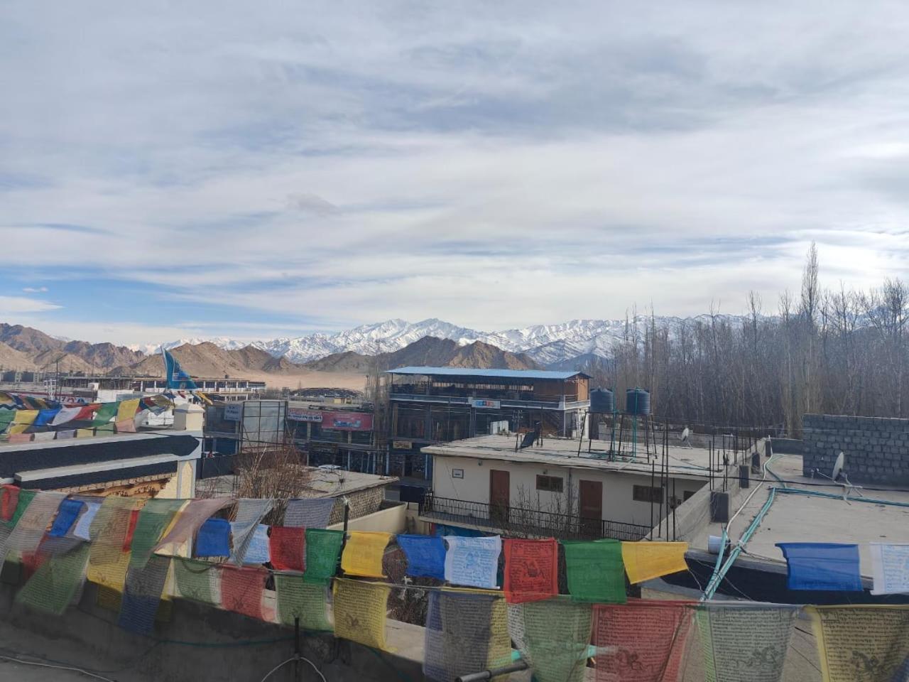 Hotel Lonchay Residency Leh Esterno foto