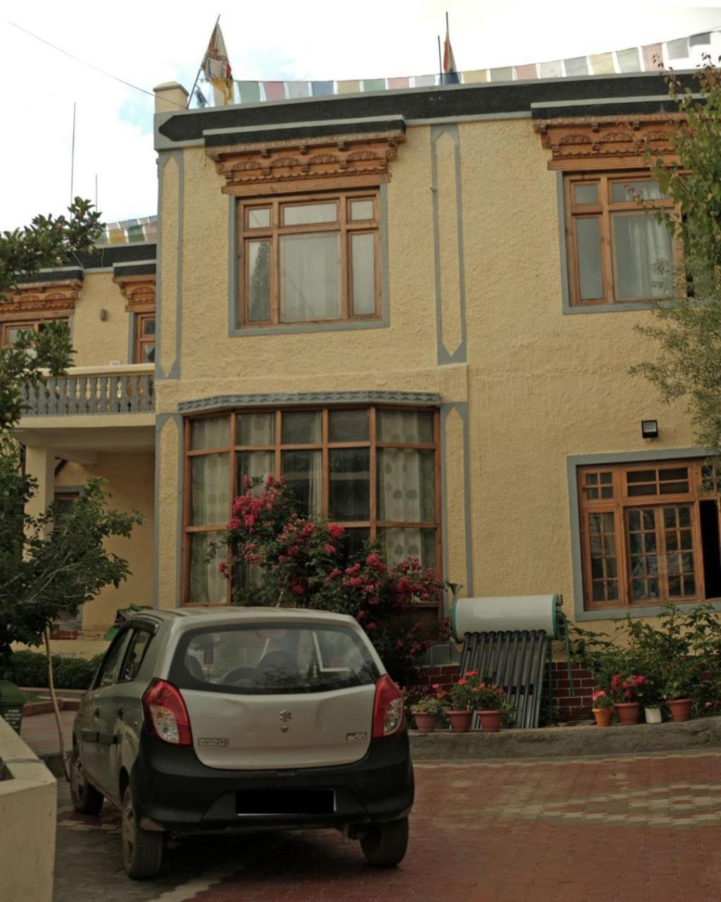 Hotel Lonchay Residency Leh Esterno foto