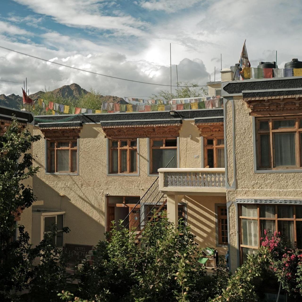 Hotel Lonchay Residency Leh Esterno foto