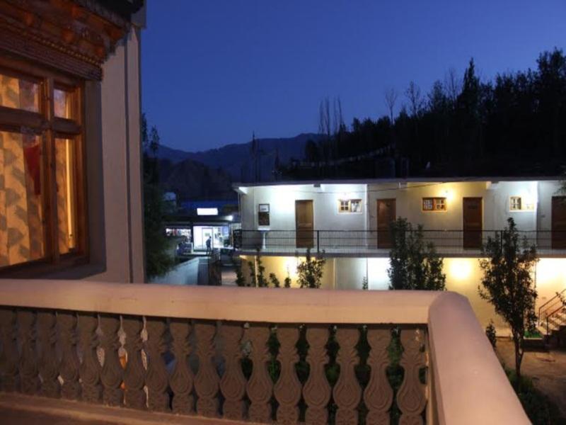Hotel Lonchay Residency Leh Esterno foto